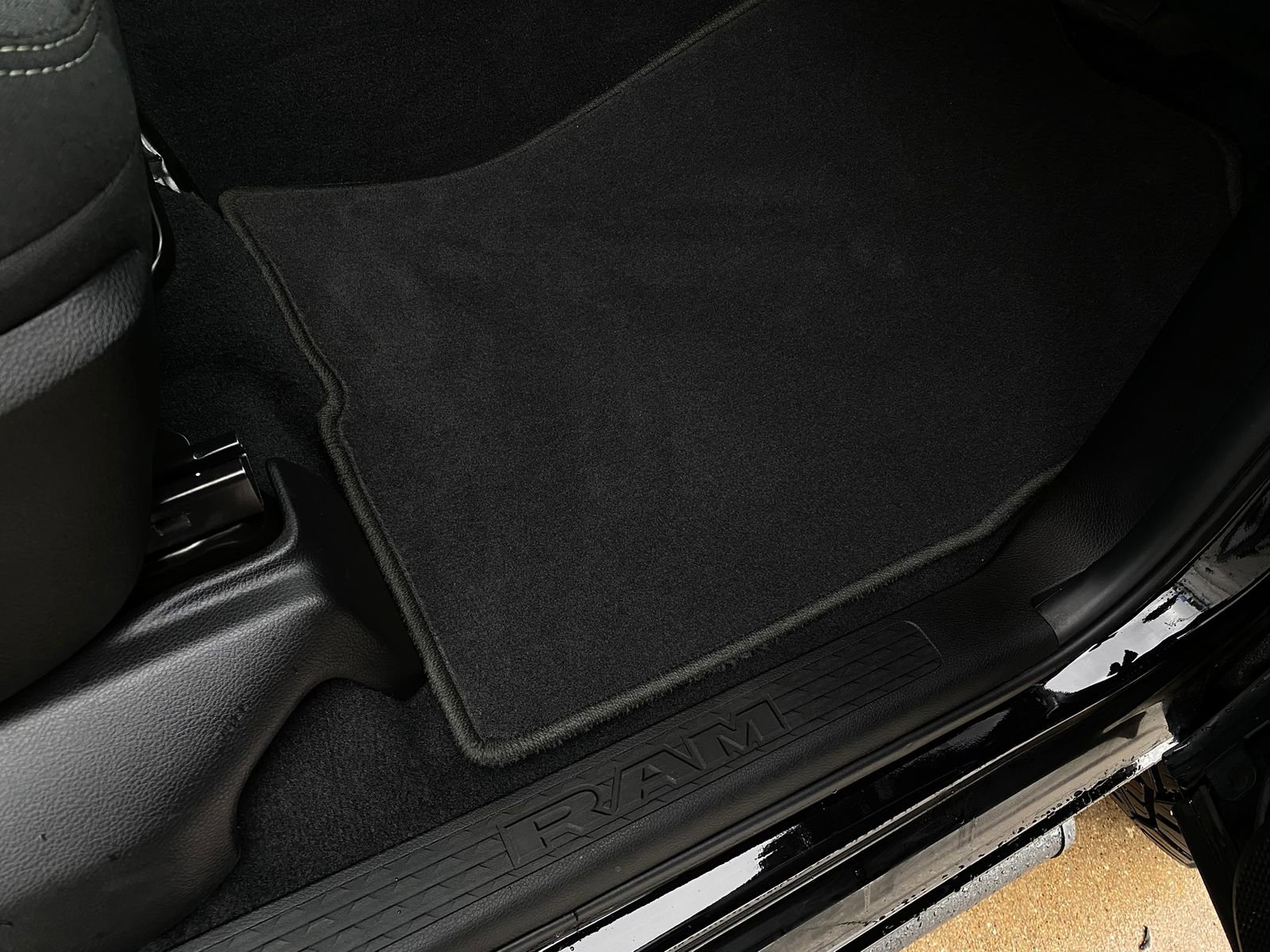 Used 2025 RAM 2500 Lone Star image 19