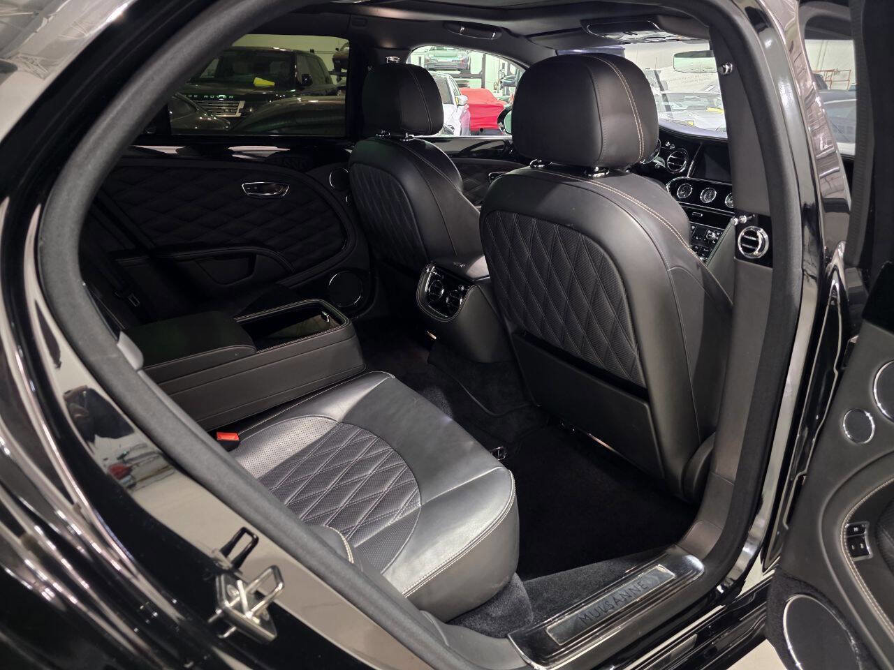 Used 2017 Bentley Mulsanne RWD image 32