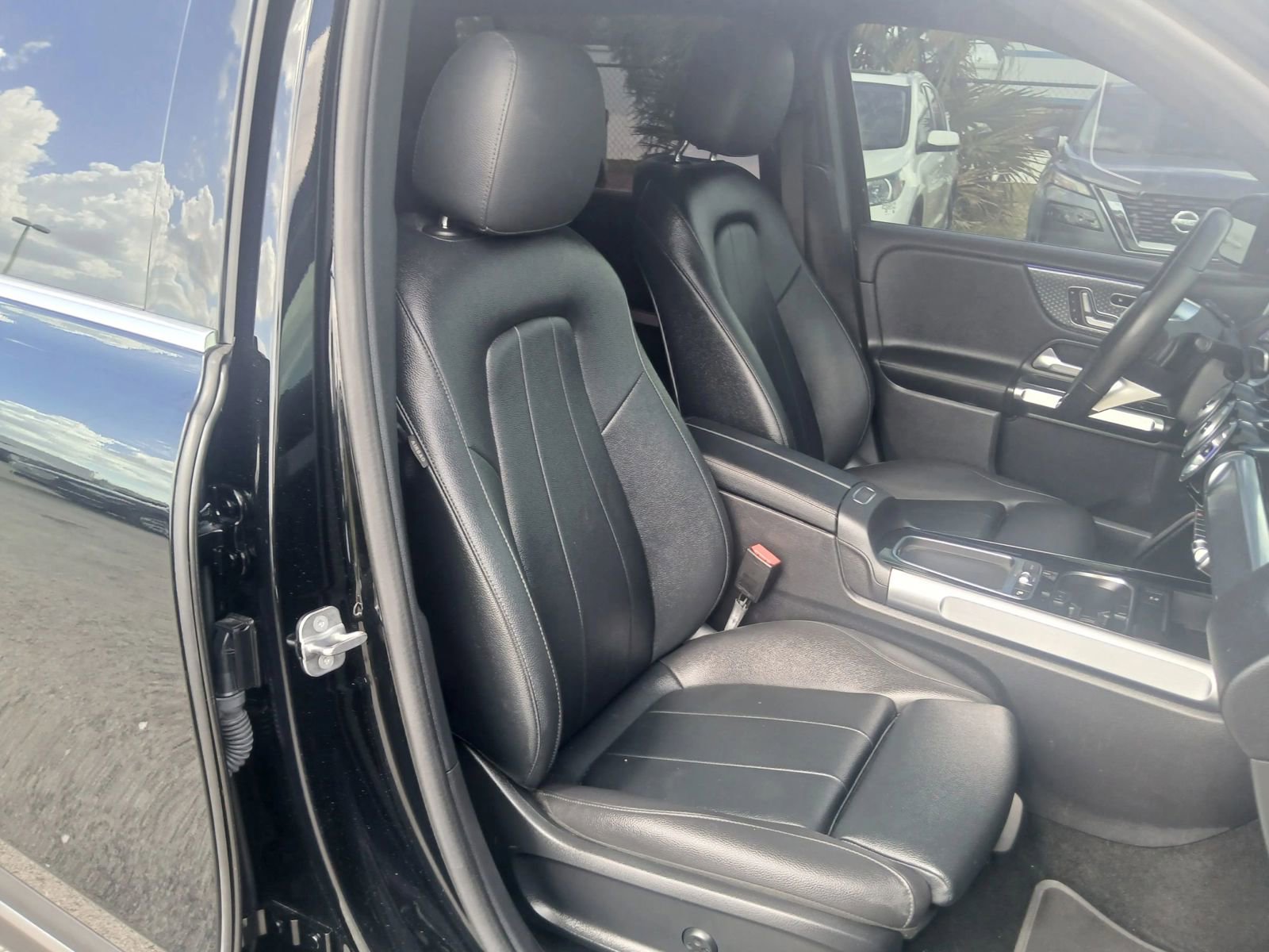 Used 2024 Mercedes-Benz EQB 300 4MATIC w/ Winter Package image 20