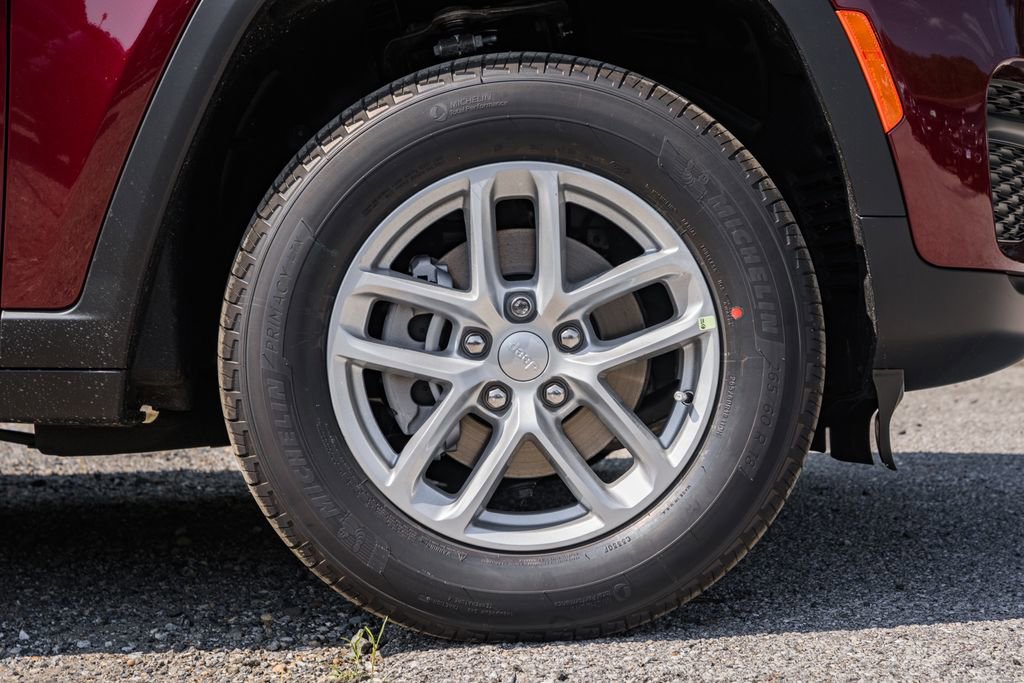 New 2025 Jeep Grand Cherokee Laredo X w/ Luxury Tech Group I image 17