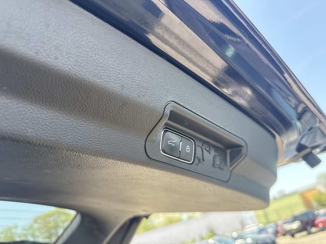 Used 2023 Ford Explorer XLT w/ Equipment Group 202A AWD/4WD image 8