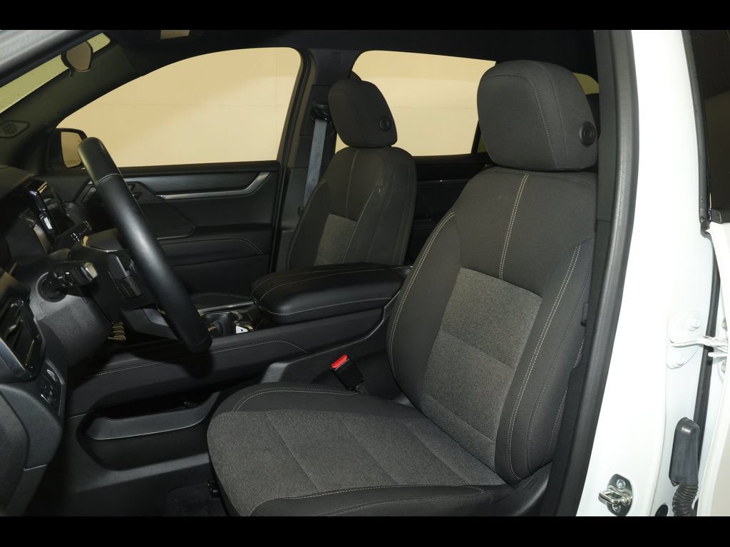 Used 2025 GMC Acadia Elevation FWD image 23
