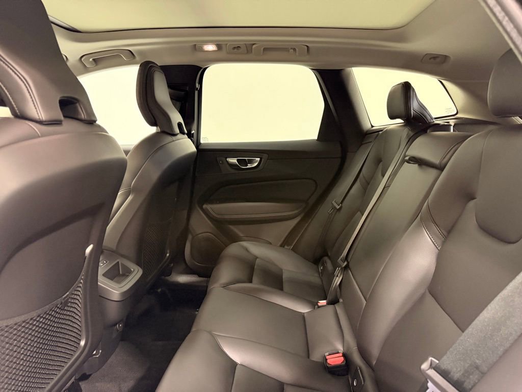 Used 2025 Volvo XC60 B5 Core w/ Climate Package image 21