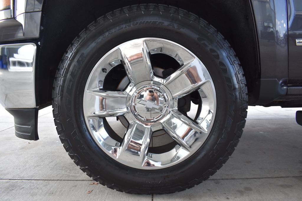 Used 2015 Chevrolet Silverado 1500 LTZ w/ LTZ Plus Package AWD/4WD image 13