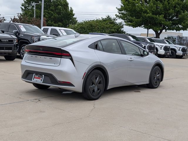 Used 2023 Toyota Prius LE image 5