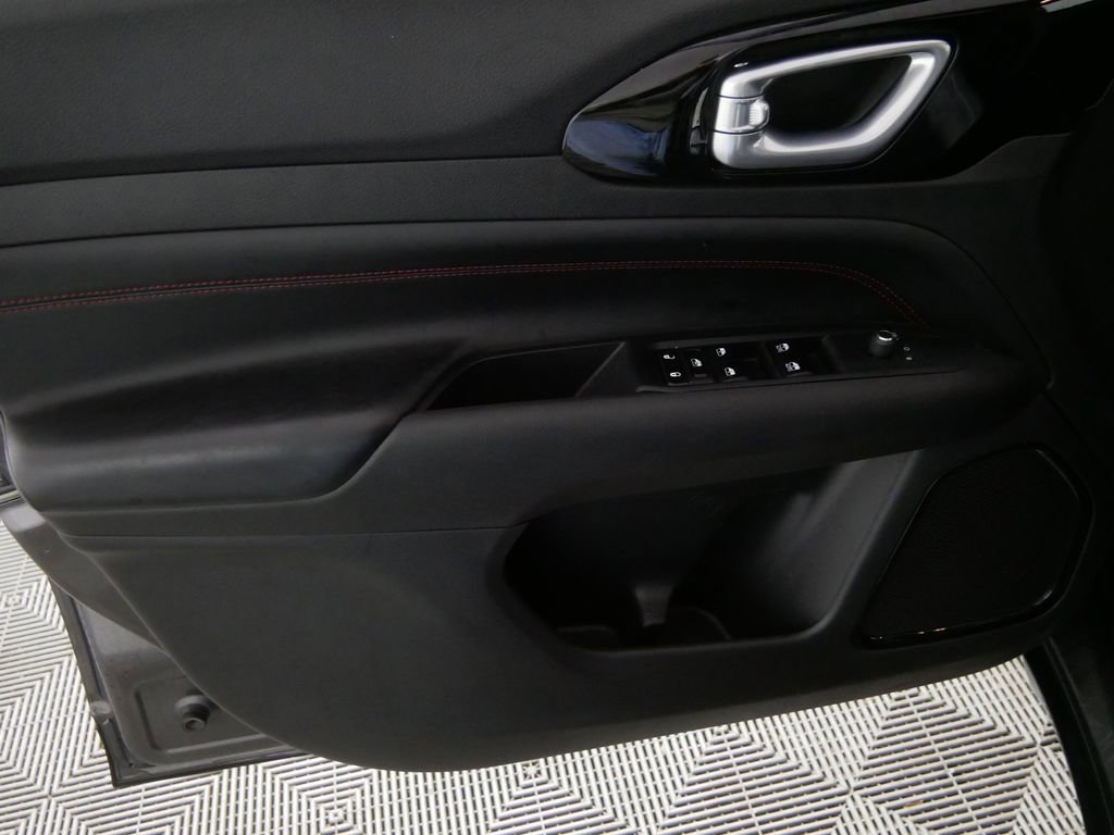 Used 2022 Jeep Compass Trailhawk w/ Trailhawk Convenience Group image 16