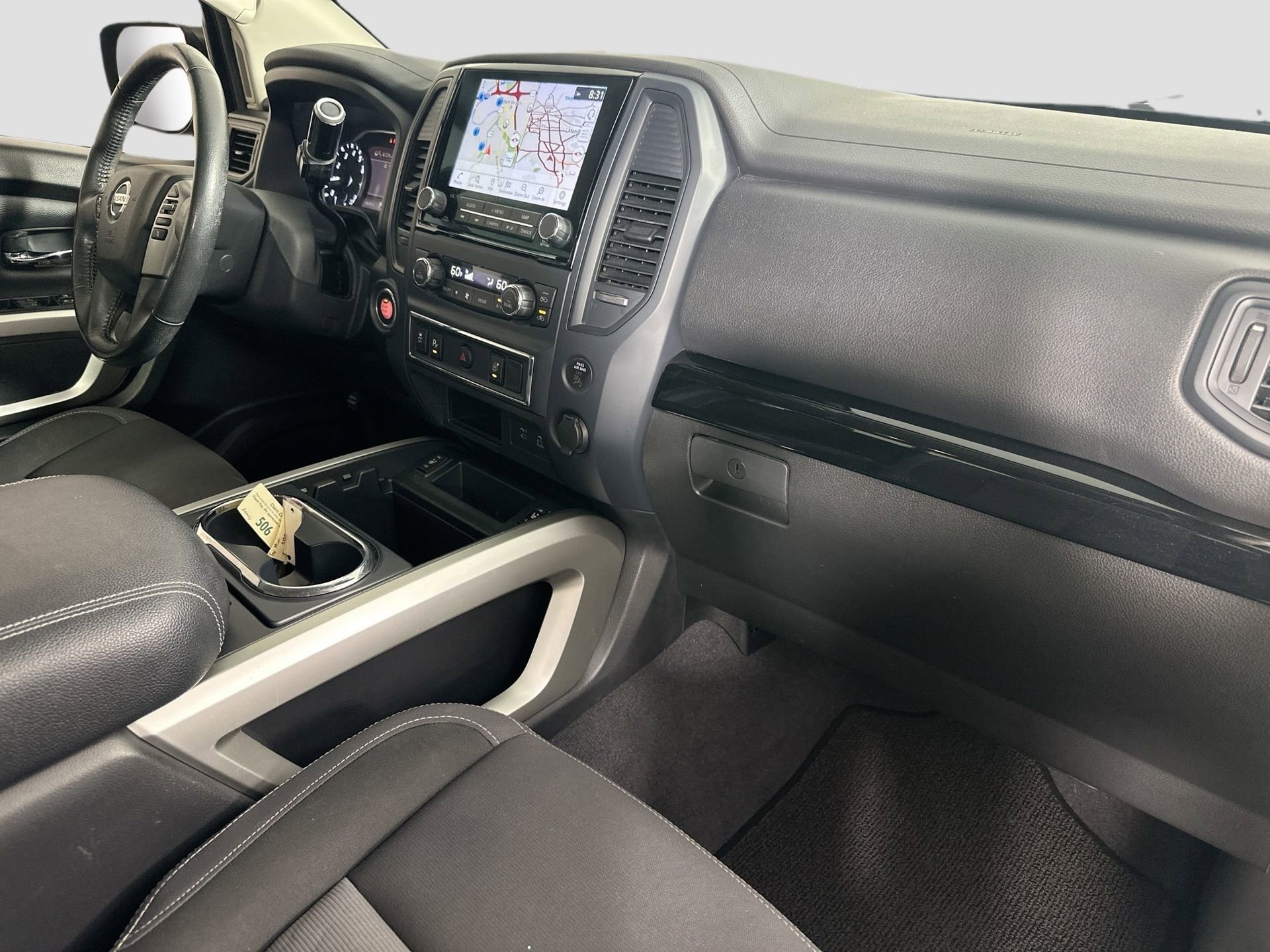 Used 2022 Nissan Titan SV w/ SV Convenience Package image 32