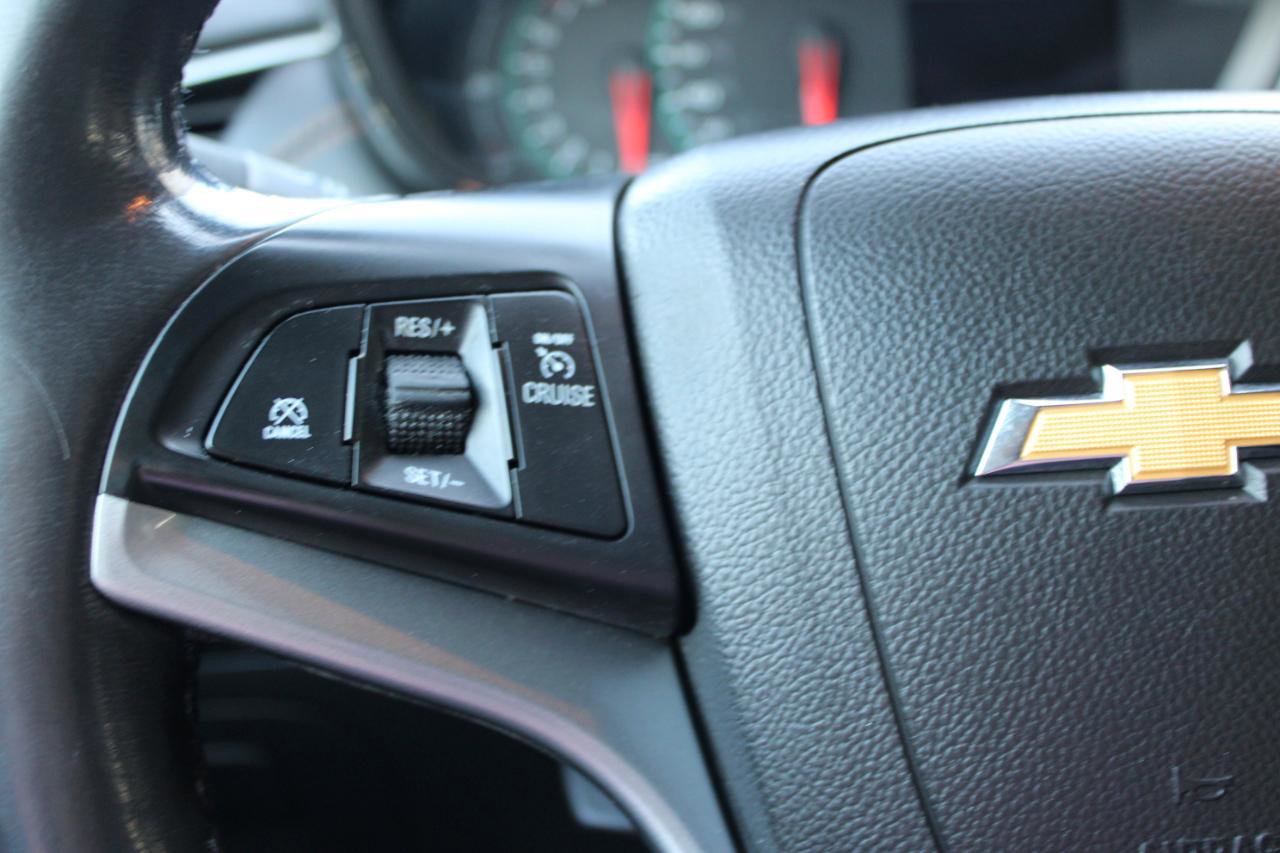 Used 2021 Chevrolet Trax LT w/ LT Convenience Package image 17