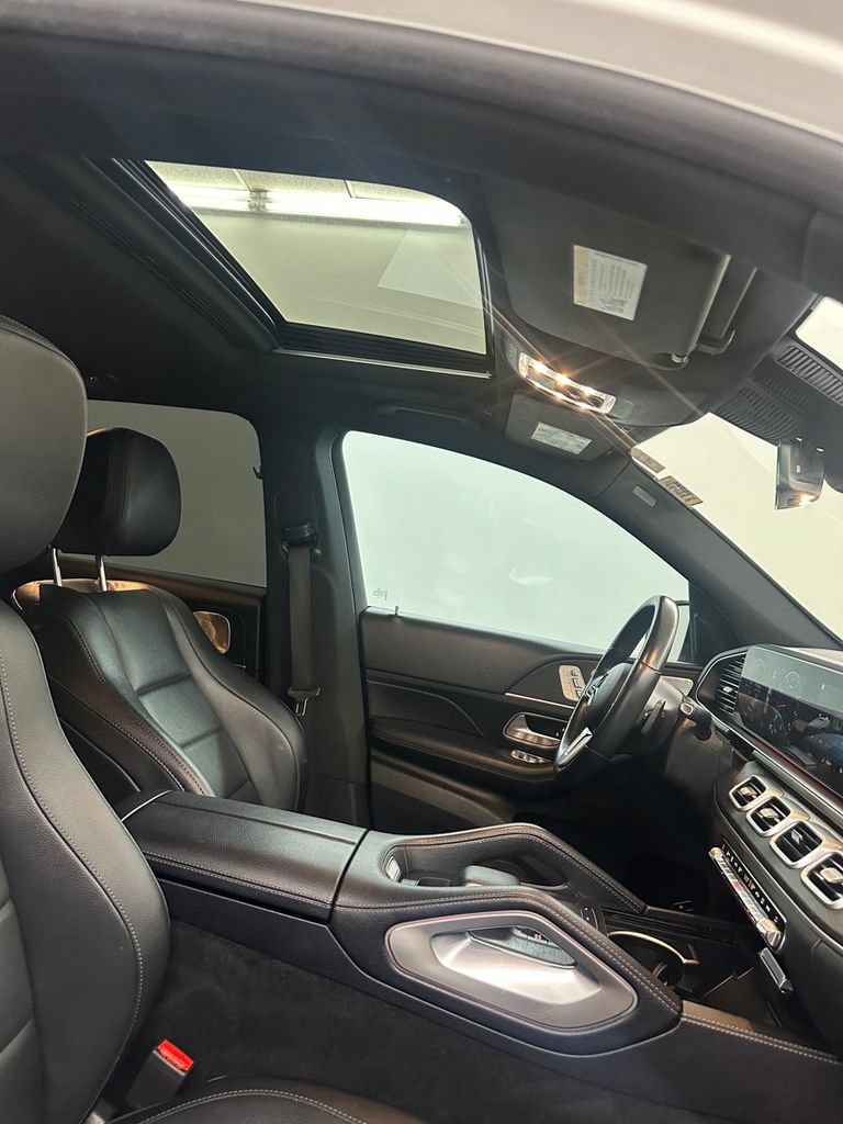 Used 2022 Mercedes-Benz GLE 350 4MATIC w/ AMG Line Exterior image 36