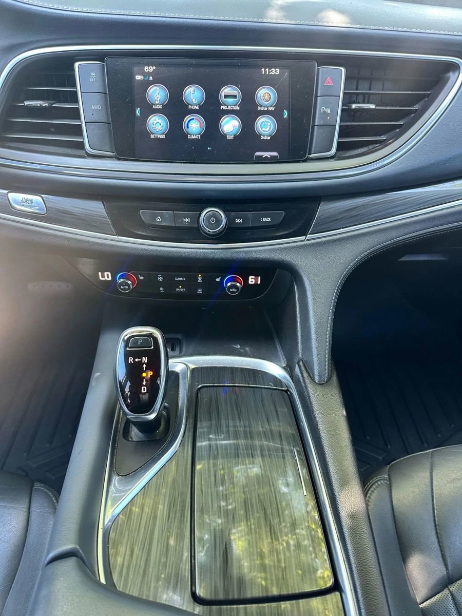 Used 2019 Buick Enclave Essence image 17