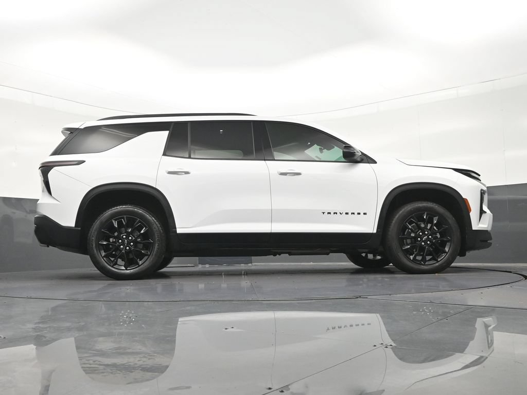 Used 2025 Chevrolet Traverse LT w/ Midnight/Sport Edition FWD image 30