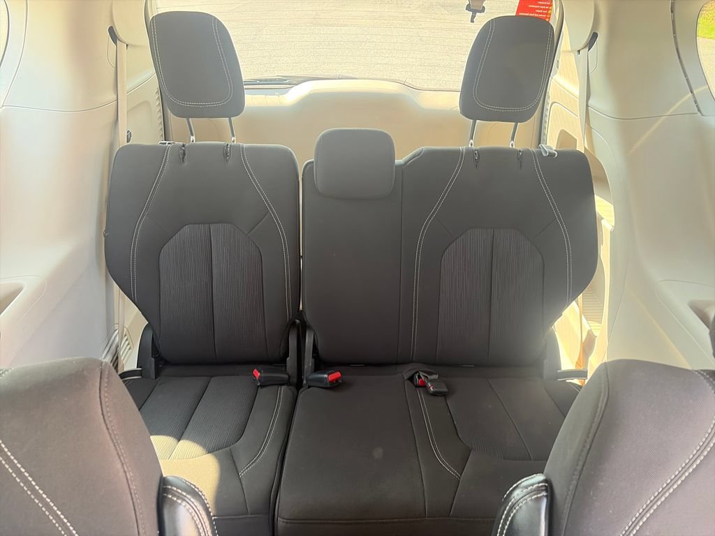 Used 2023 Chrysler Voyager LX FWD image 30