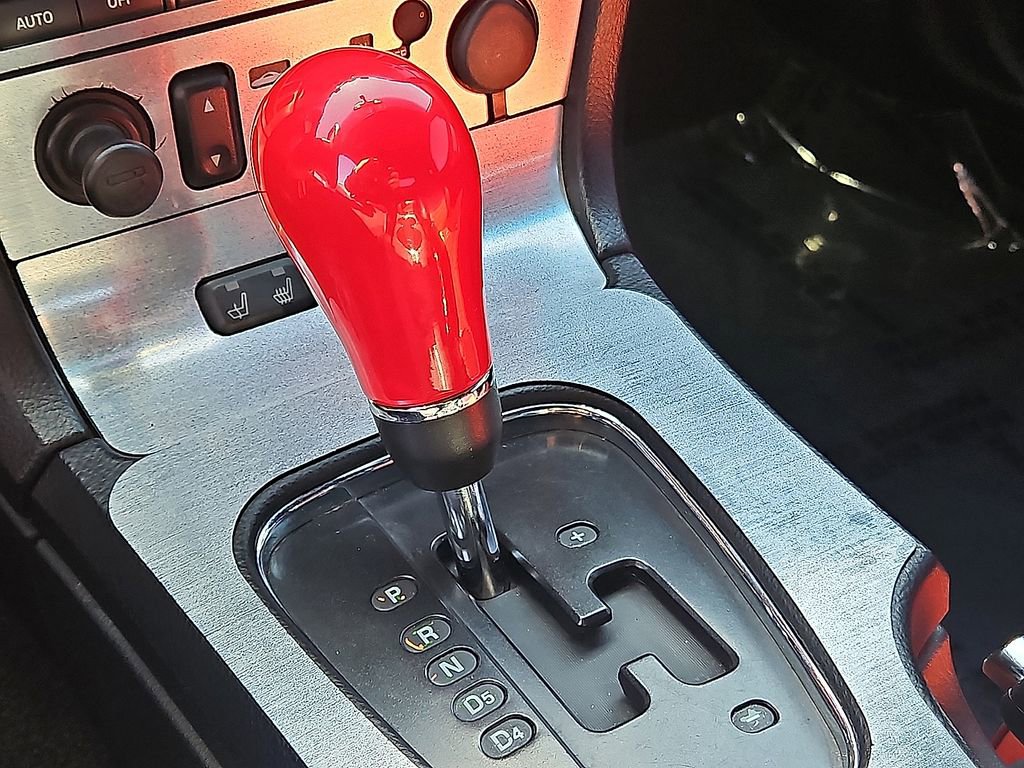 Used 2003 Ford Thunderbird image 25