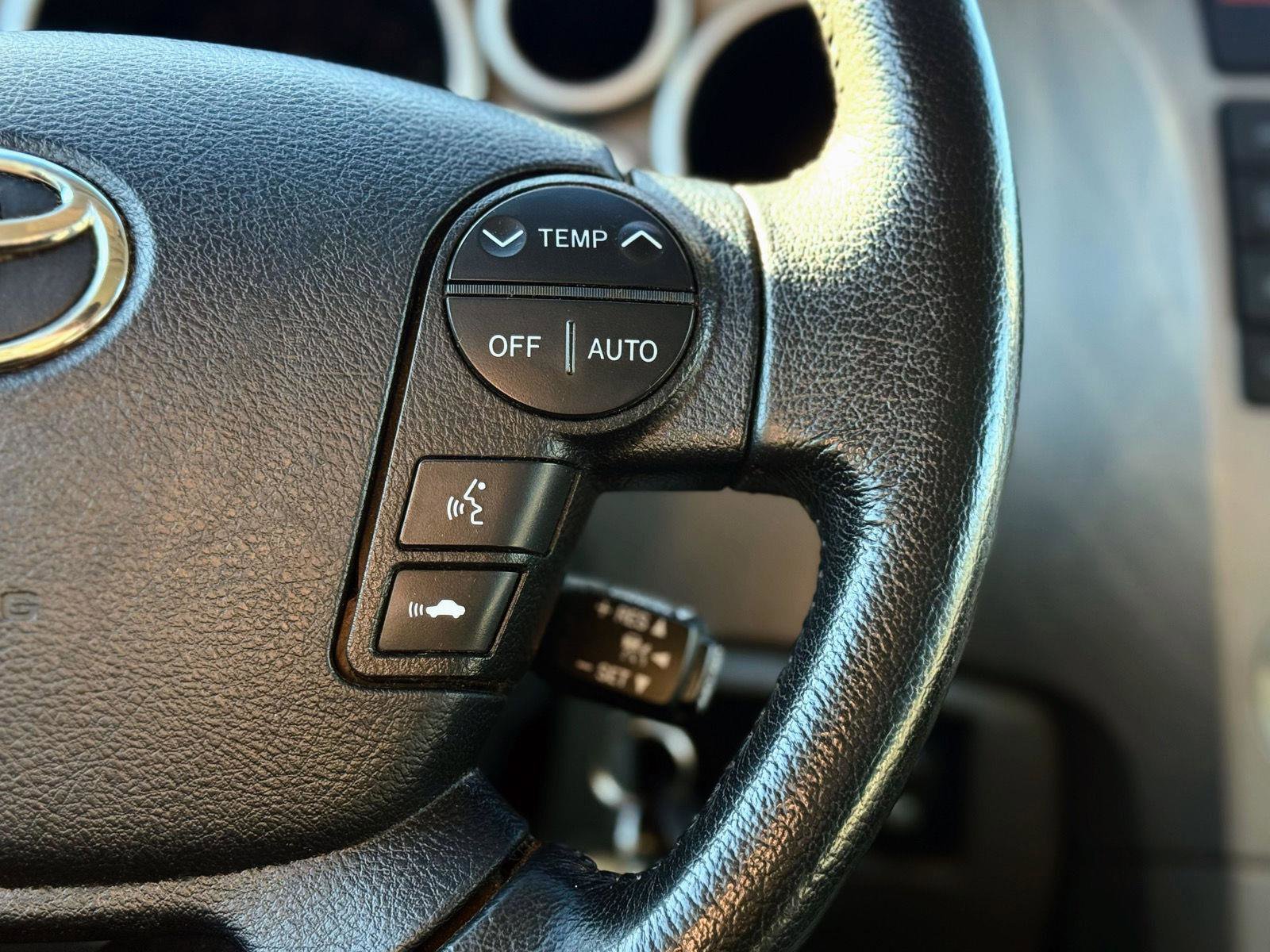 Used 2012 Toyota Sequoia Platinum image 18