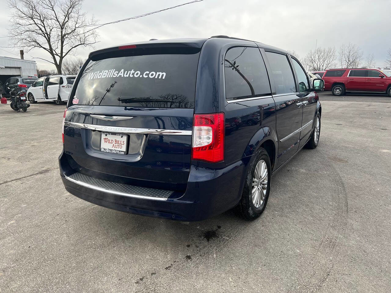 Used 2015 Chrysler Town & Country Touring-L w/ Driver Convenience Group image 5