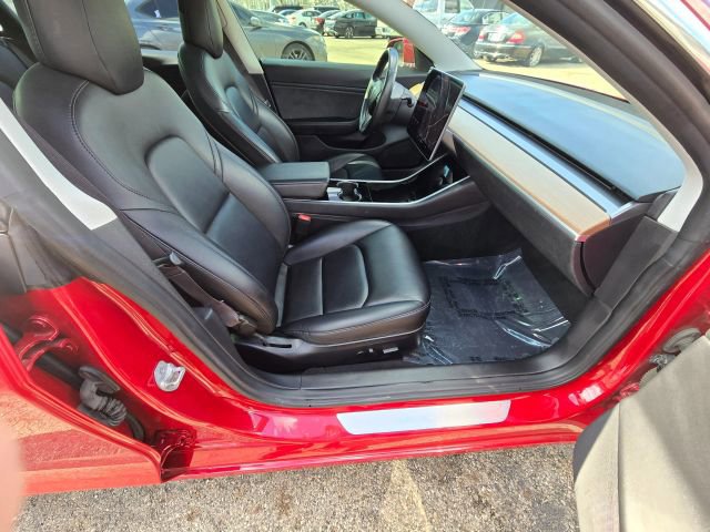 Used 2018 Tesla Model 3 image 16