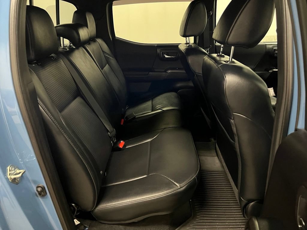 Used 2019 Toyota Tacoma TRD Sport AWD/4WD image 36