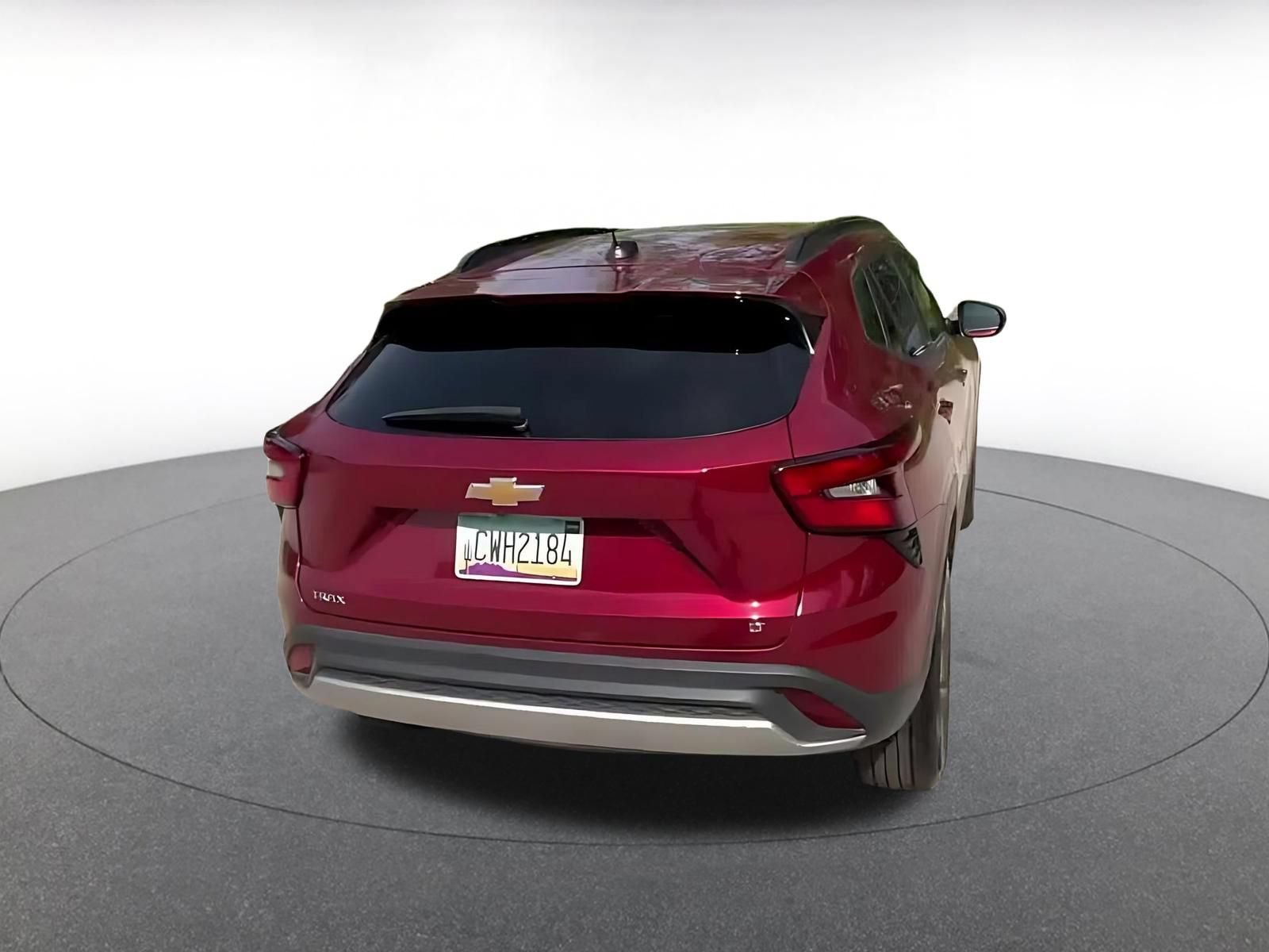 Used 2025 Chevrolet Trax LT FWD image 13