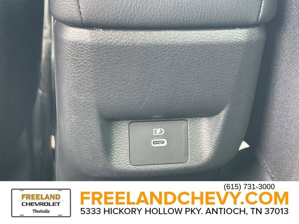 Used 2023 Nissan Versa SR w/ Trunk Package FWD image 18