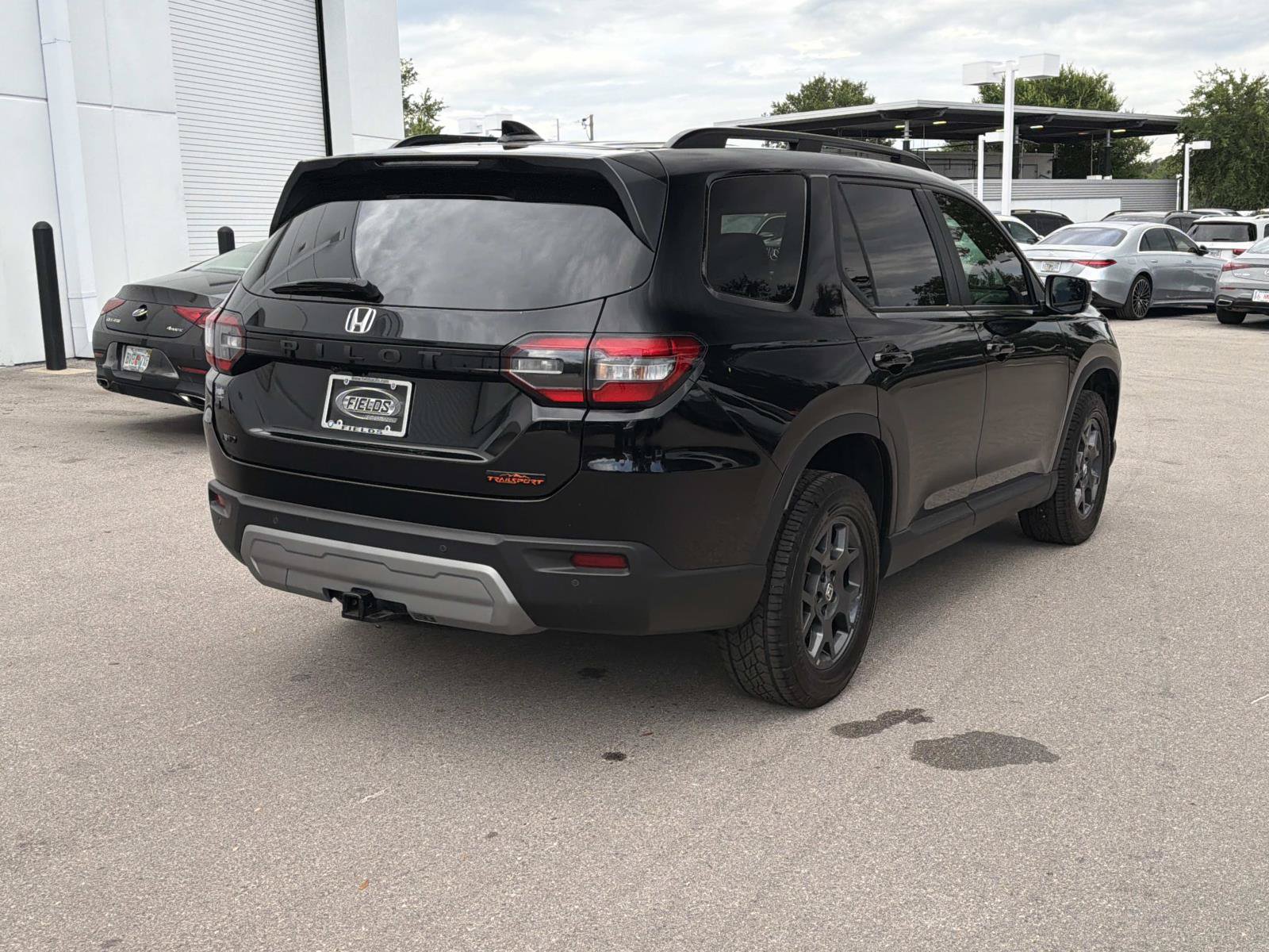 Used 2025 Honda Pilot TrailSport image 3