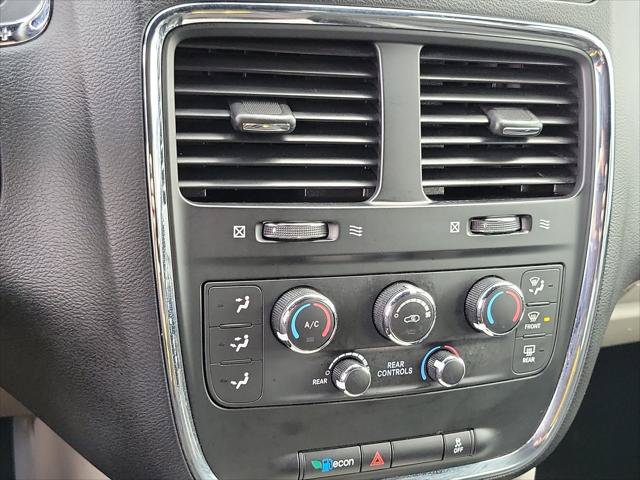 Certified 2020 Dodge Grand Caravan SXT FWD image 16