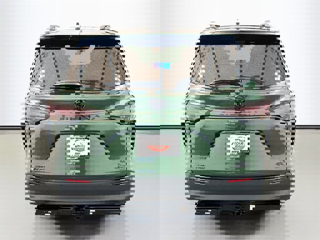 New 2026 Toyota Sienna XLE Woodland Edition image 5