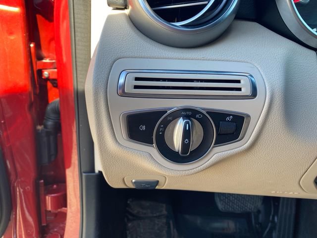 Used 2018 Mercedes-Benz C 300 Sedan w/ Parking Assist Package image 18
