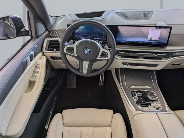 Used 2025 BMW X7 xDrive40i w/ Executive Package image 18