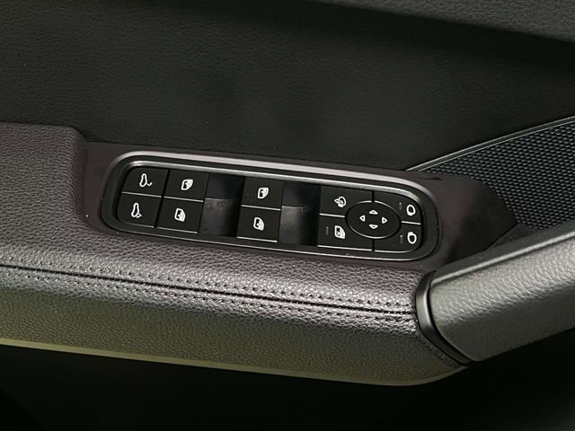 Certified 2025 Porsche Cayenne image 35