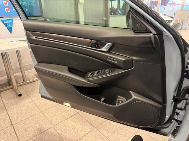Used 2021 Honda Accord Touring image 22