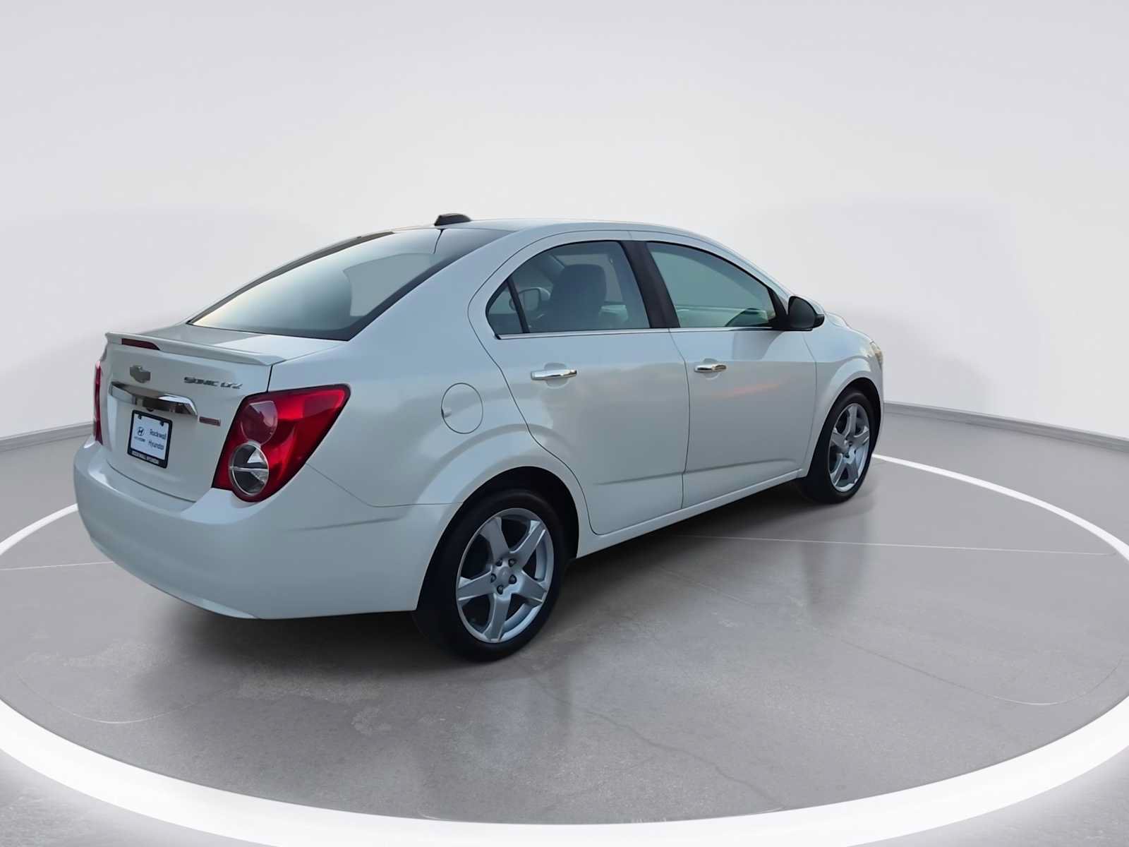 Used 2015 Chevrolet Sonic LTZ FWD image 8