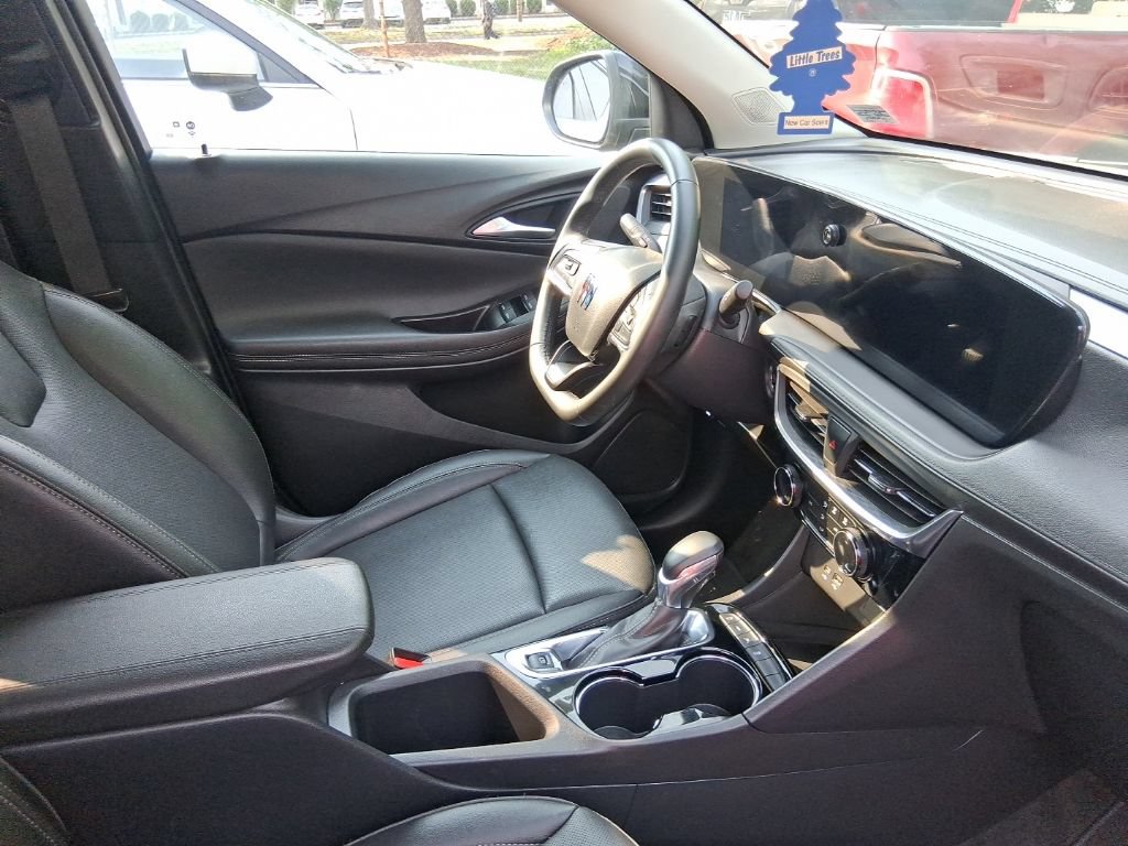 Used 2024 Buick Encore GX Sport Touring AWD/4WD image 13