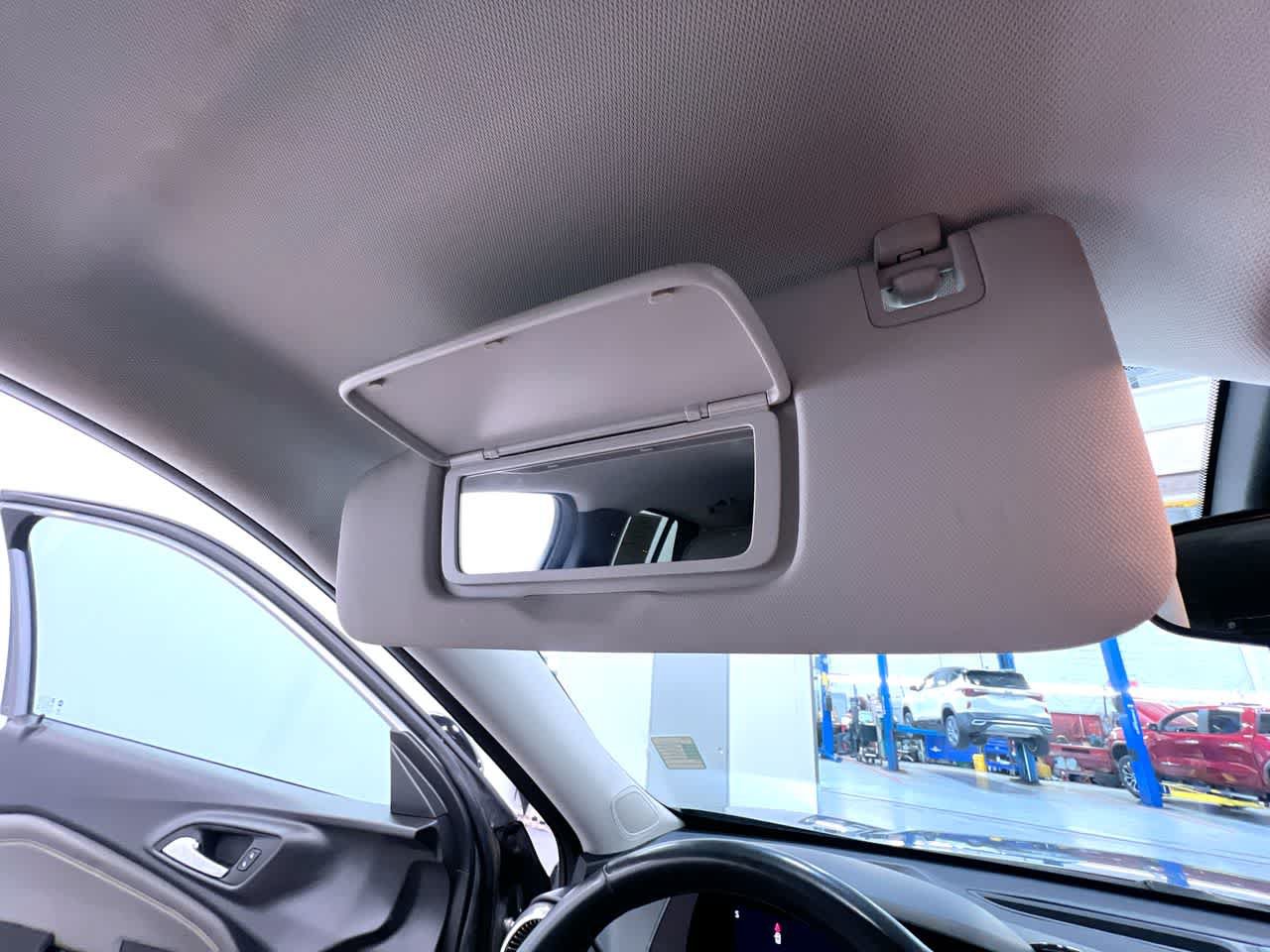 Used 2025 Chevrolet Trax ACTIV w/ Sunroof Package FWD image 32