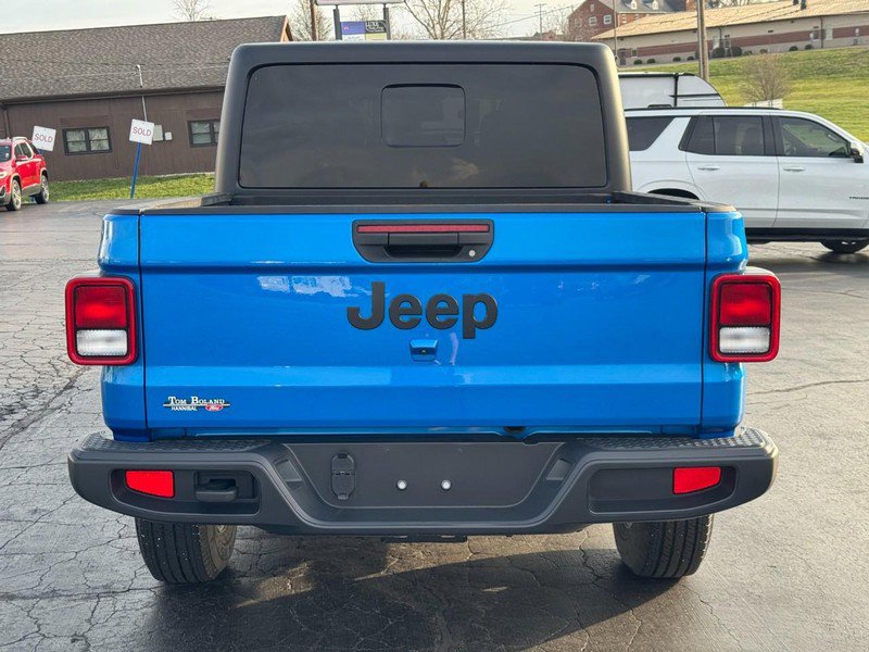 Used 2024 Jeep Gladiator Sport image 5