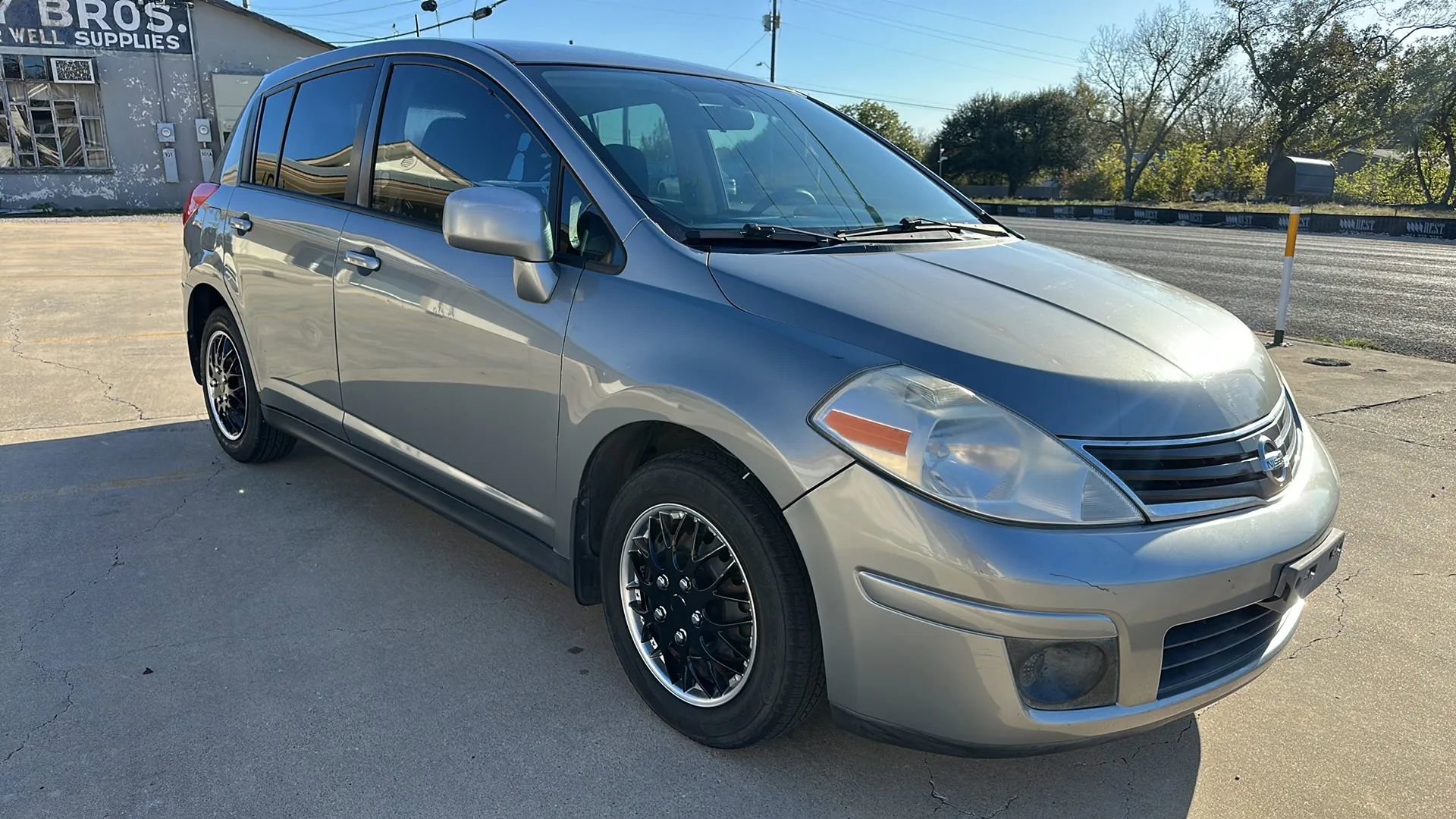 Used 2012 Nissan Versa 1.8 S w/ Plus Pkg image 7