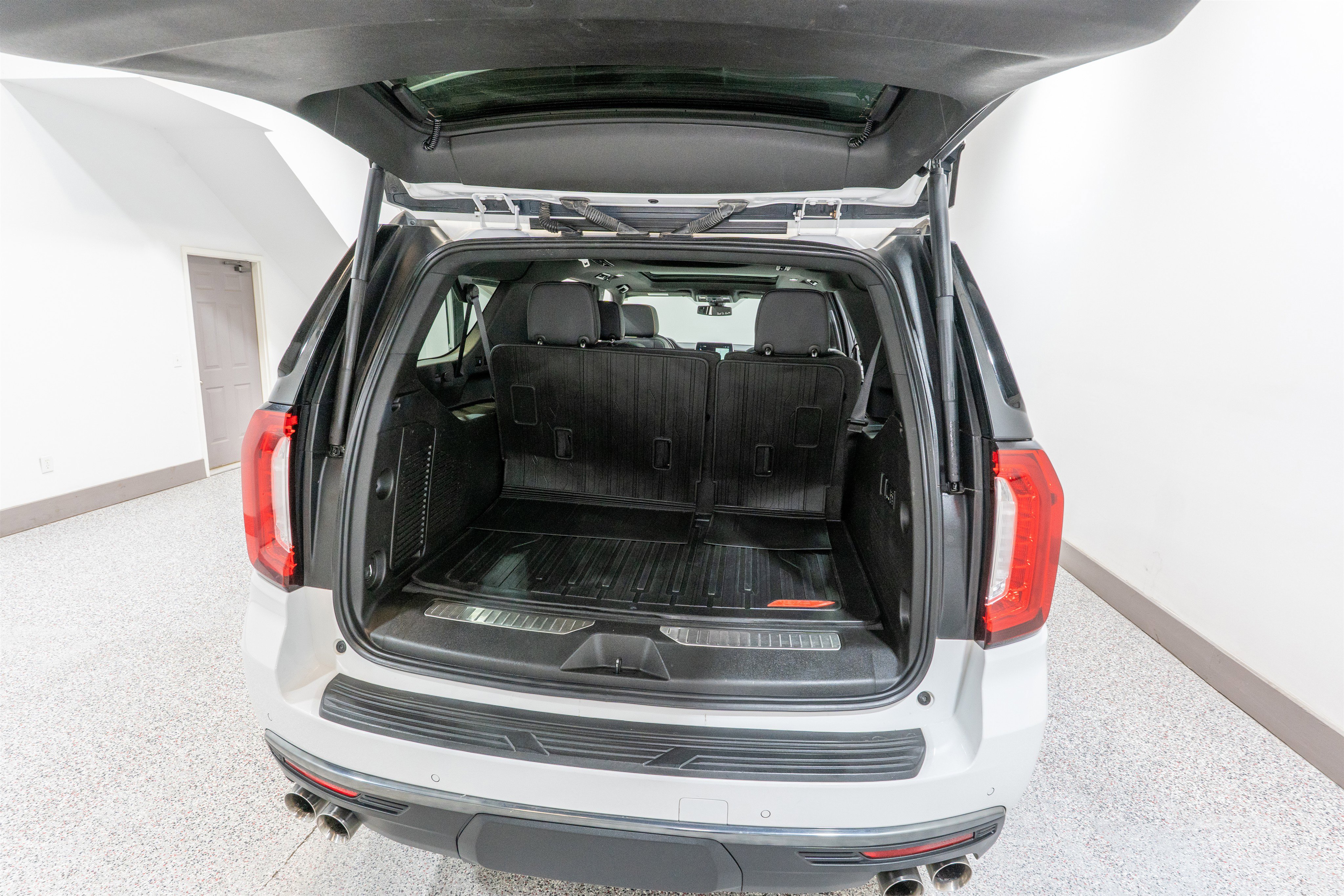 Used 2022 GMC Yukon XL AT4 w/ Max Trailering Package AWD/4WD image 34