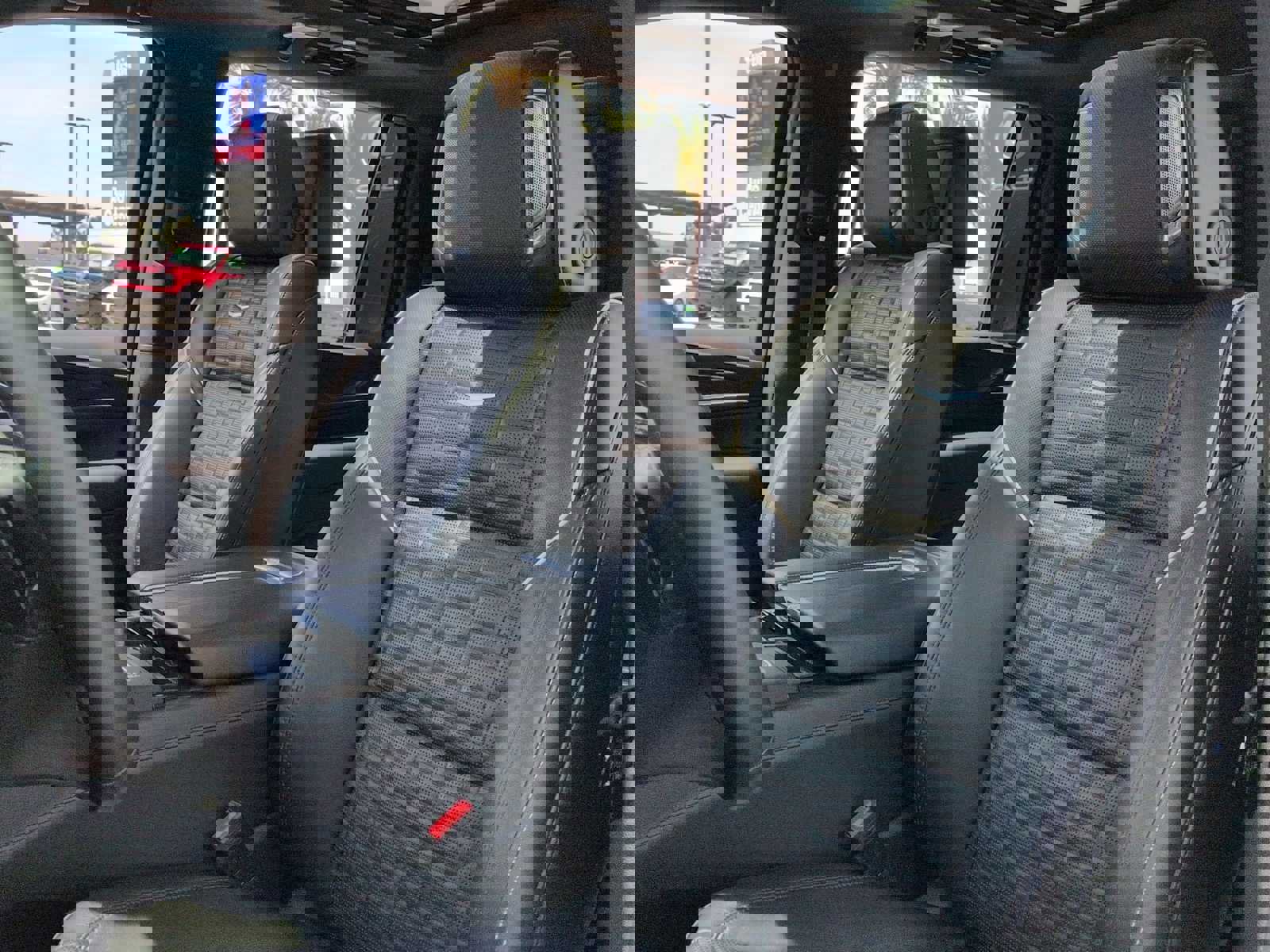 Certified 2024 Cadillac Escalade ESV Sport Platinum w/ LPO, ONYX Package AWD/4WD image 24