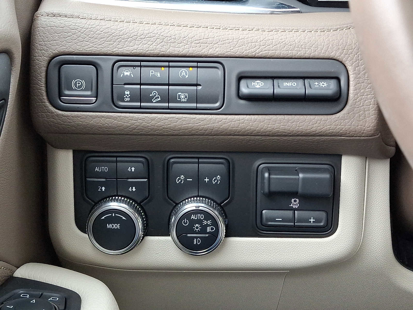 Used 2023 GMC Yukon Denali w/ Max Trailering Package AWD/4WD image 27