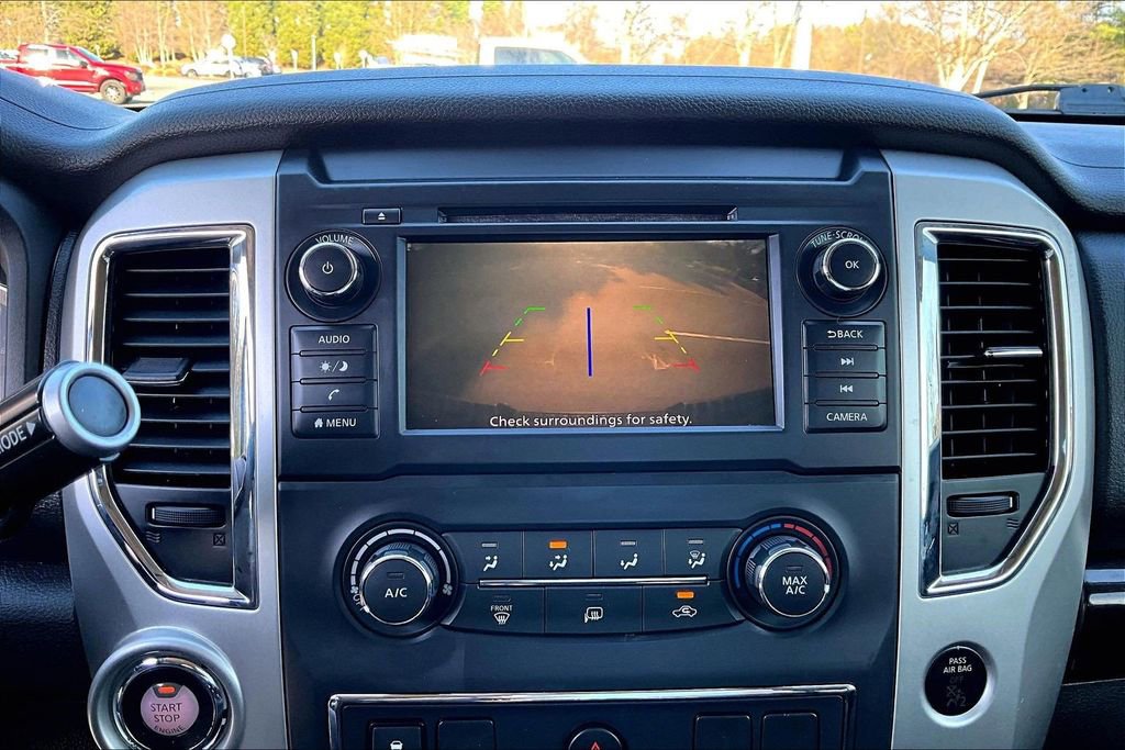 Used 2019 Nissan Titan SV RWD image 12