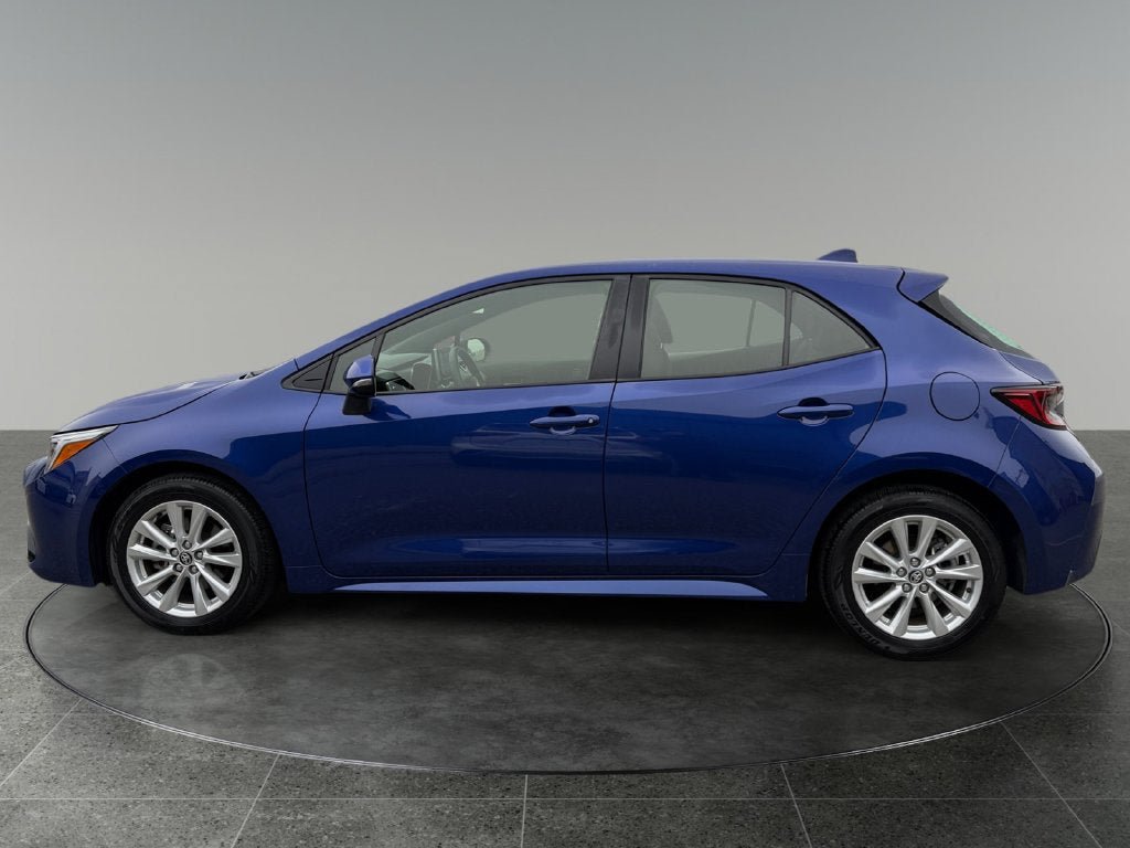 Used 2025 Toyota Corolla SE w/ SE Package FWD image 5