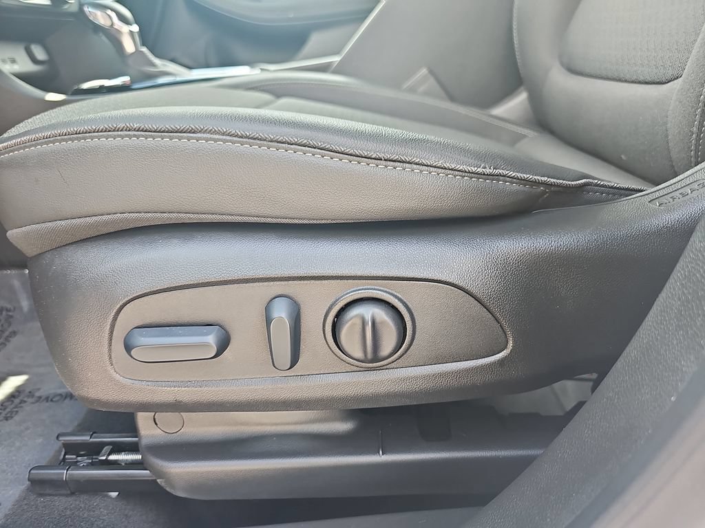 Certified 2024 Buick Encore GX Preferred w/ Comfort Package AWD/4WD image 33