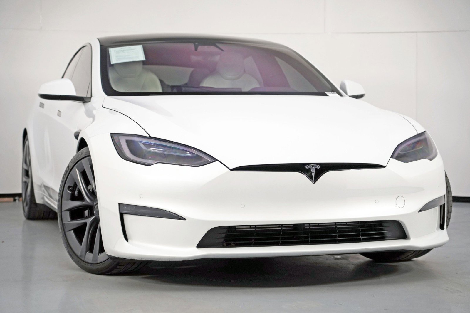 Used 2021 Tesla Model S Plaid image 4