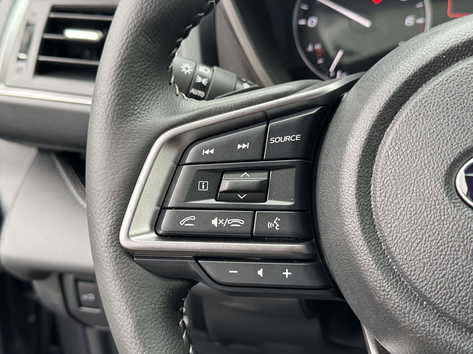 New 2025 Subaru Ascent Limited image 15