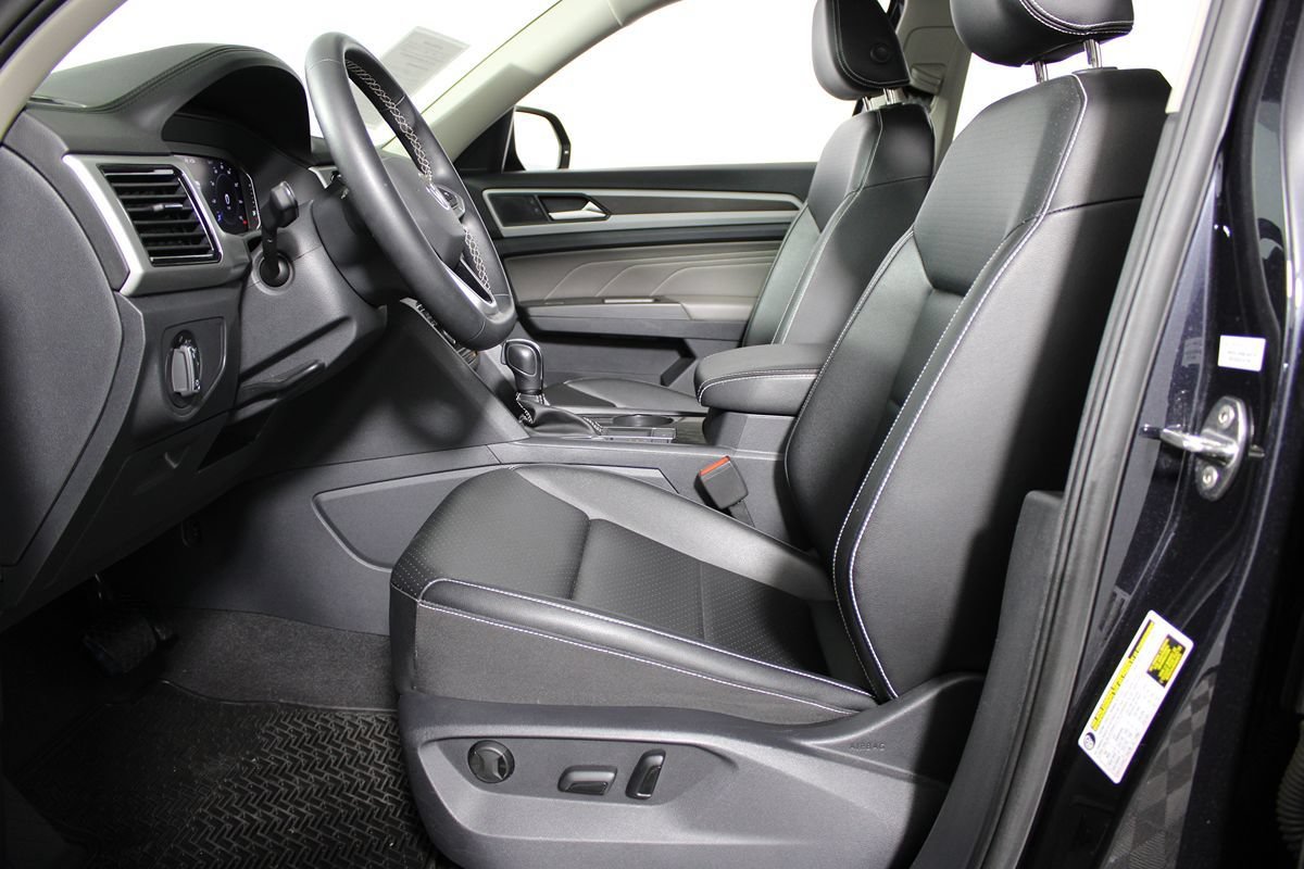 Used 2023 Volkswagen Atlas SE w/ Panoramic Sunroof Package FWD image 13