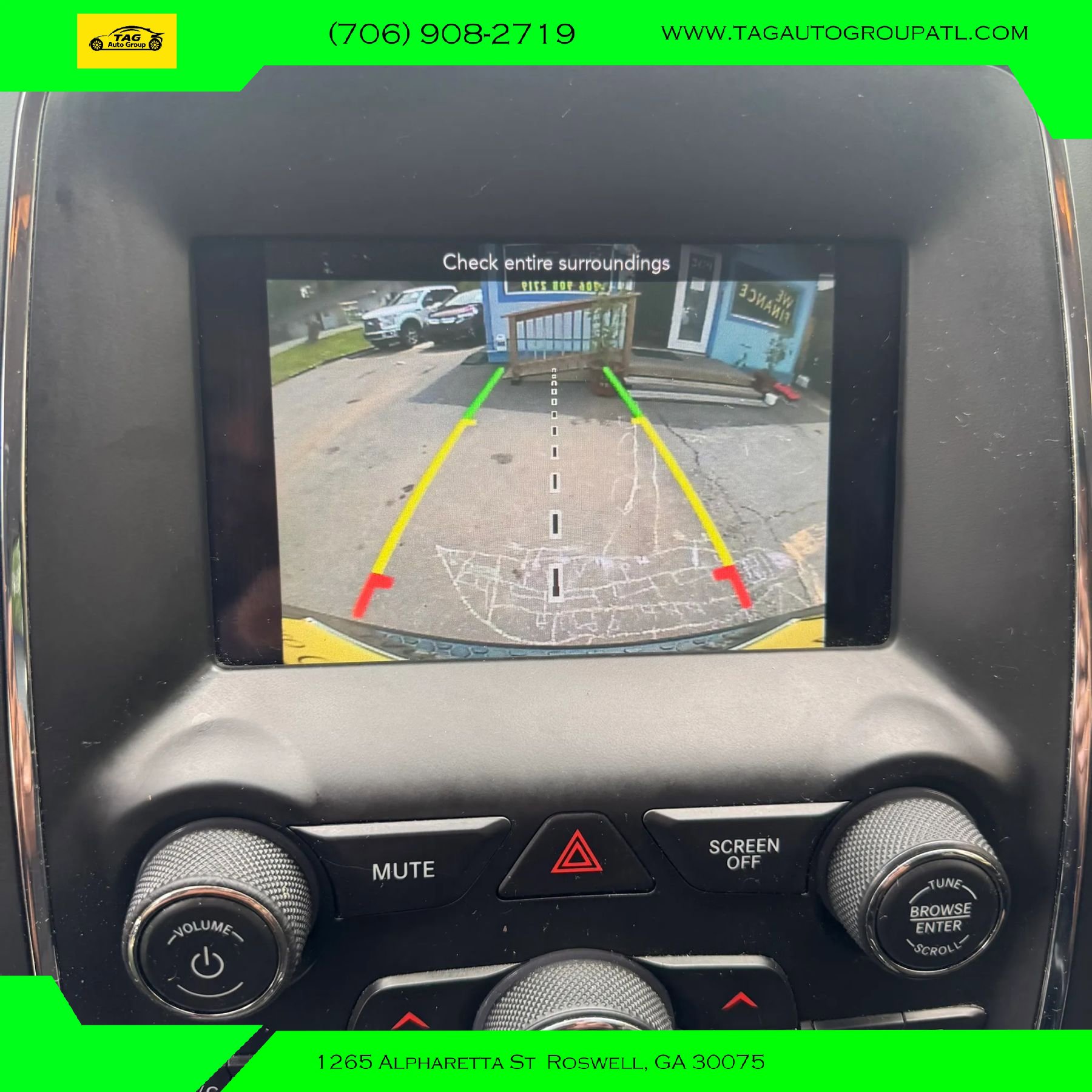 Used 2018 Dodge Durango SXT w/ 3rd Row Seating Group RWD image 19