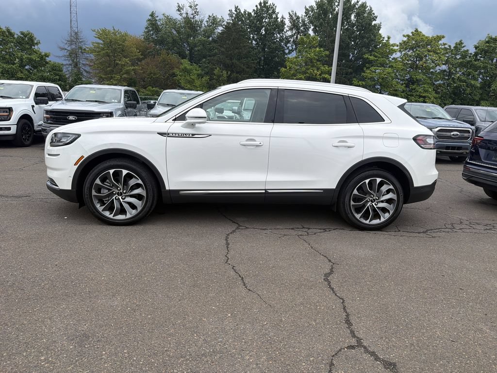 Certified 2023 Lincoln Nautilus Reserve w/ Equipment Group 201A AWD/4WD image 2