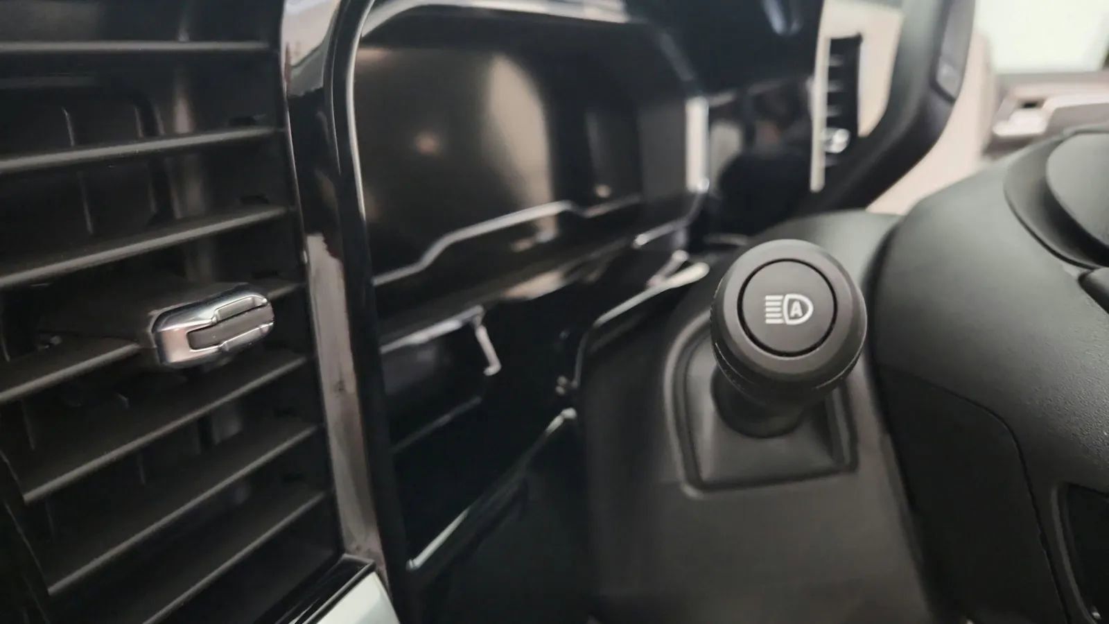 Used 2025 Chevrolet Silverado 1500 LT Trail Boss image 39