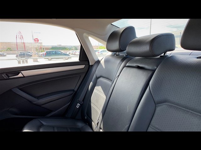 Used 2014 Volkswagen Passat 1.8T Wolfsburg Edition FWD image 11