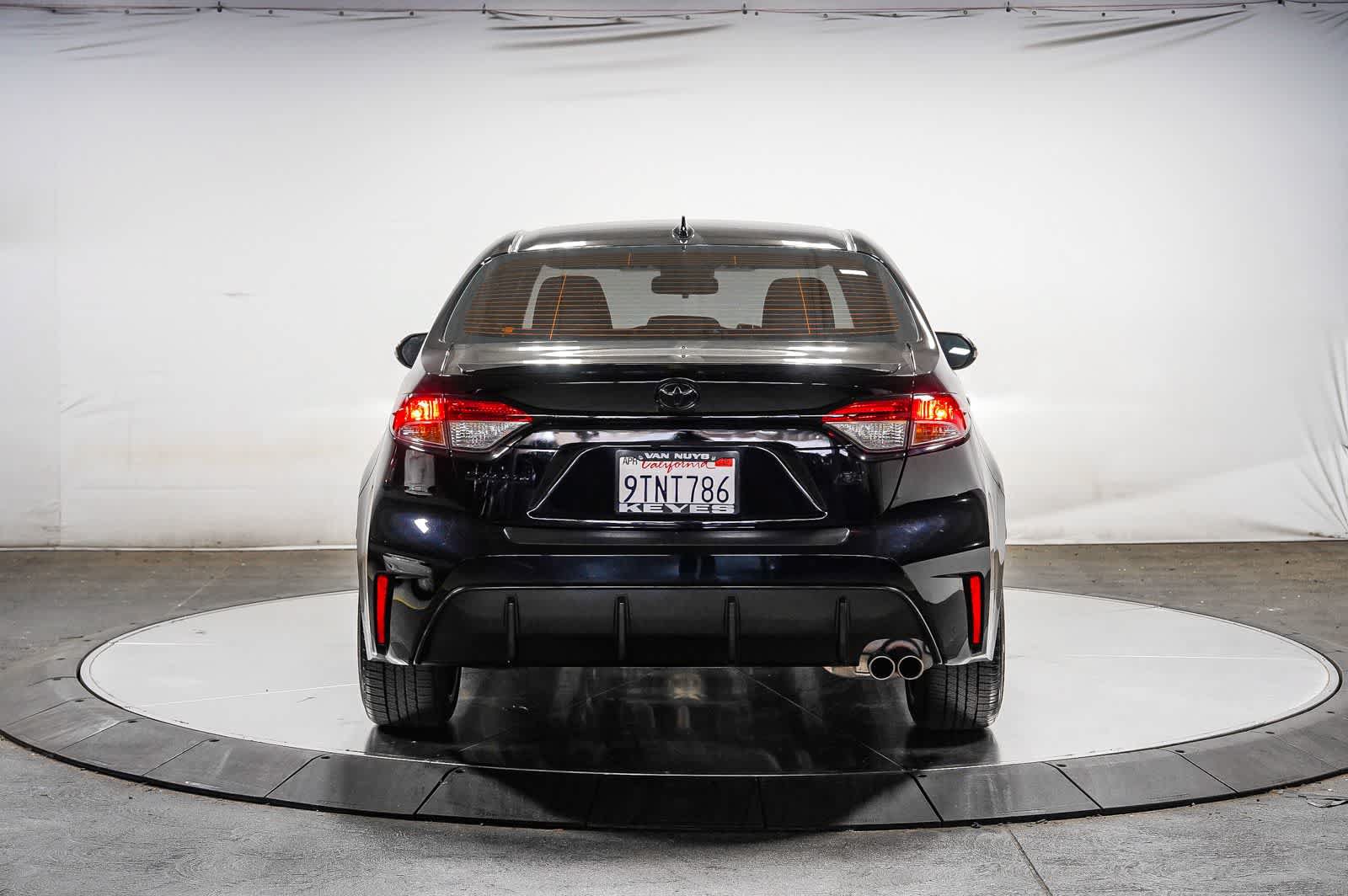 Certified 2025 Toyota Corolla SE FWD image 3