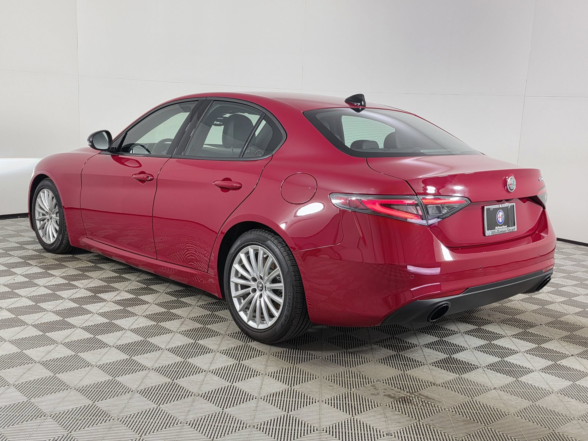 Used 2024 Alfa Romeo Giulia Sprint RWD image 5